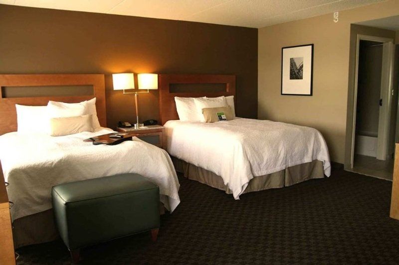 Hampton Inn & Suites St. Louis At Forest Park Exteriér fotografie